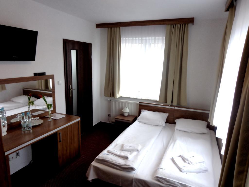 Adamar Jastrzebia Gora Bed & Breakfast 部屋 写真